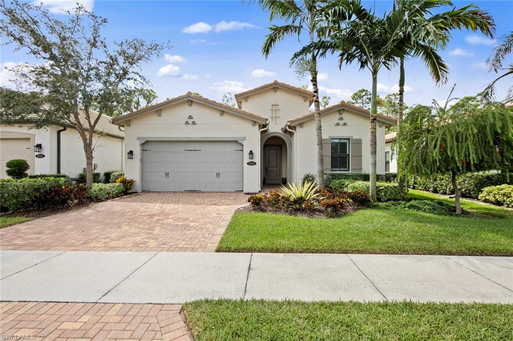 9244 Glenforest DR NAPLES, FL 34120