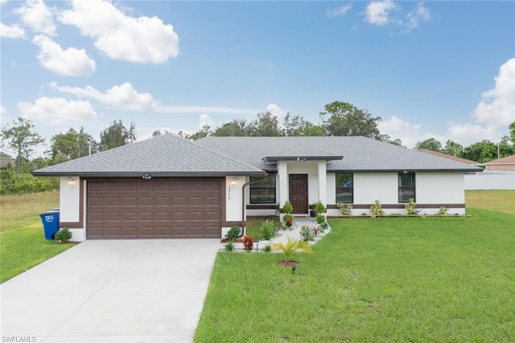 2713 41st ST SW LEHIGH ACRES, FL 33976