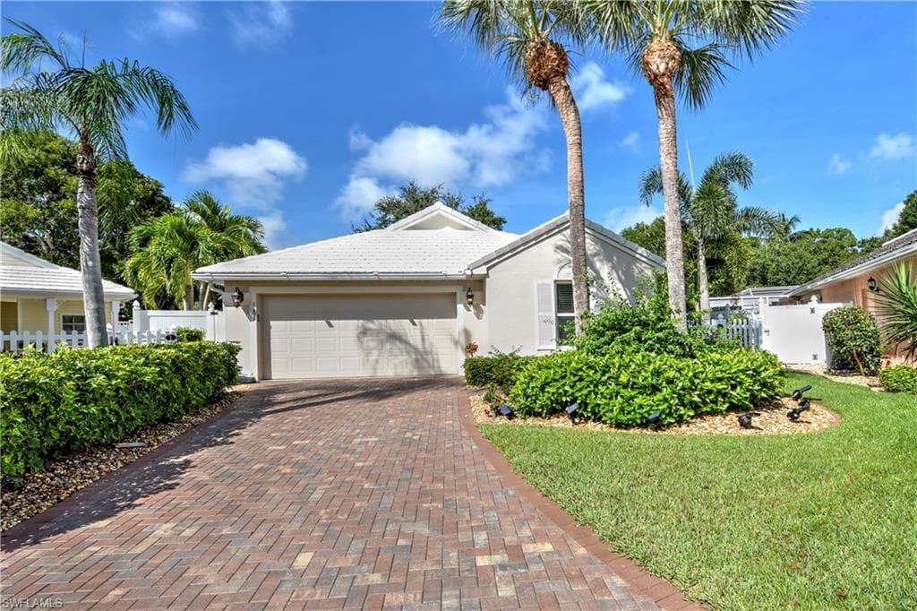 1250 Silverstrand DR NAPLES, FL 34110