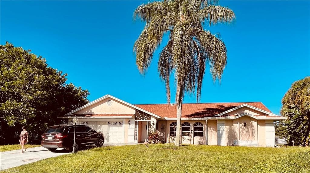 1411 Ford CIR LEHIGH ACRES, FL 33936