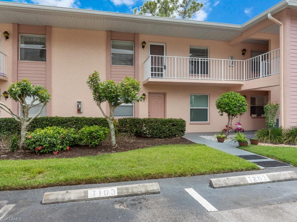 1420 Churchill CIR Q-103 NAPLES, FL 34116