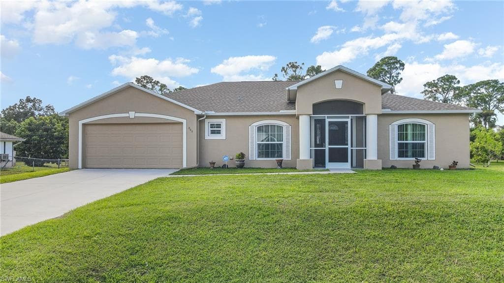 207 Mcarthur AVE LEHIGH ACRES, FL 33936