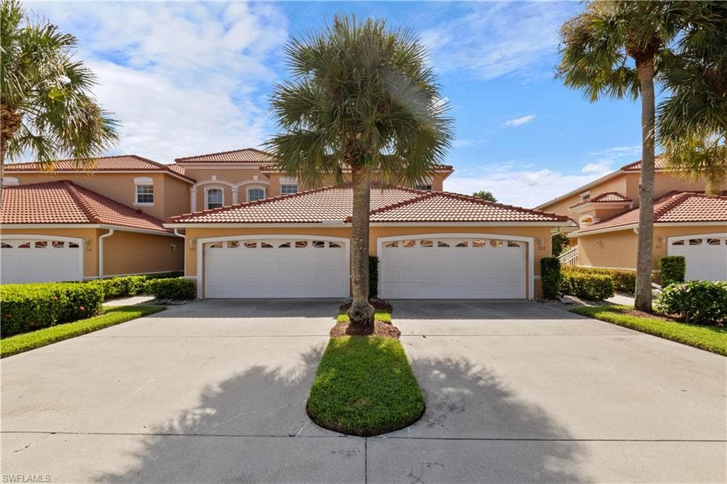 13961 Eagle Ridge Lakes DR 102 FORT MYERS, FL 33912