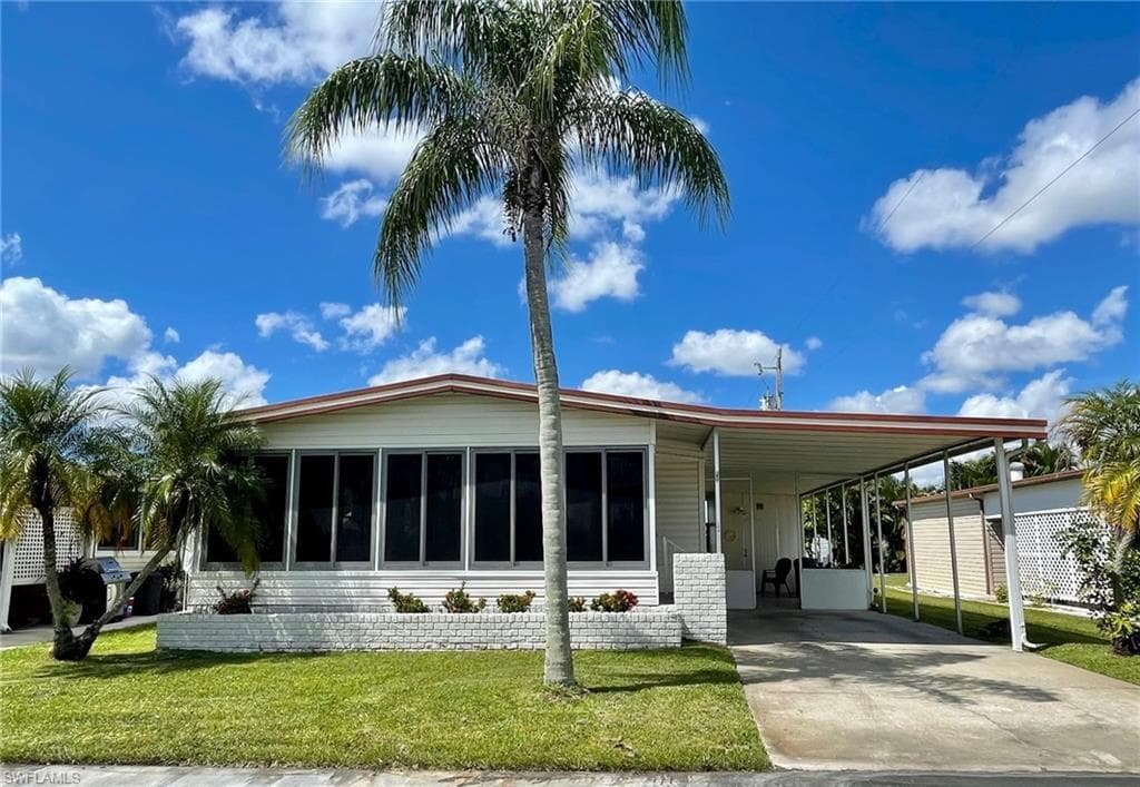 604 Friendly PL NORTH FORT MYERS, FL 33917