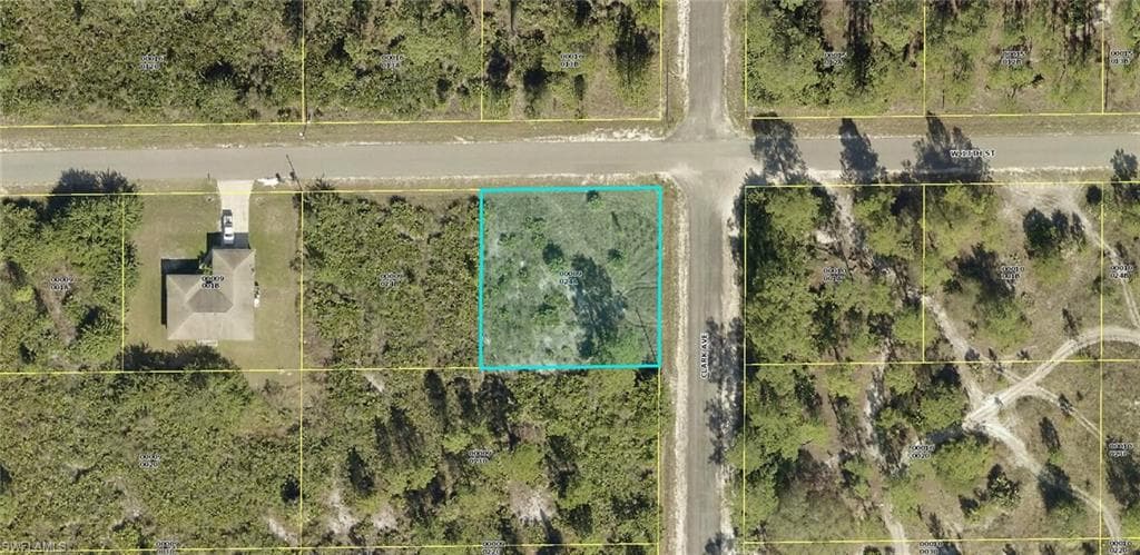 1401 W 13th ST LEHIGH ACRES, FL 33972