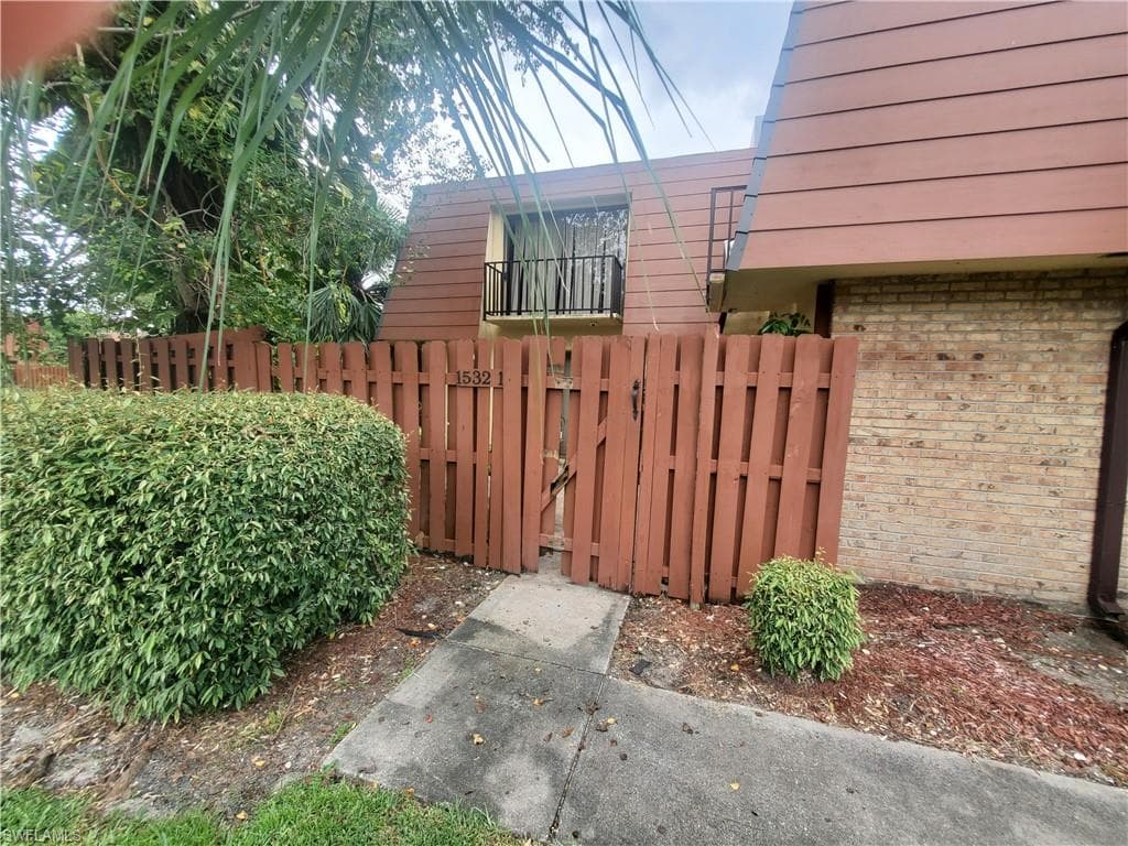 1532 Park Meadows DR 1 FORT MYERS, FL 33907