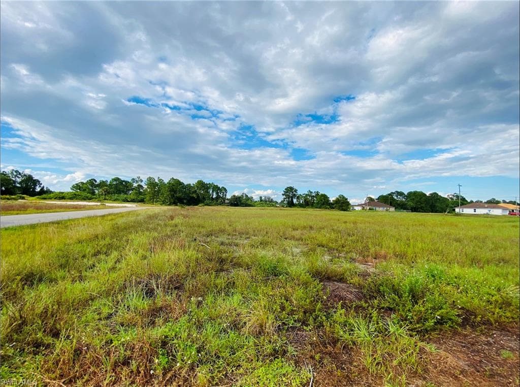 3215 Vera CT LEHIGH ACRES, FL 33976