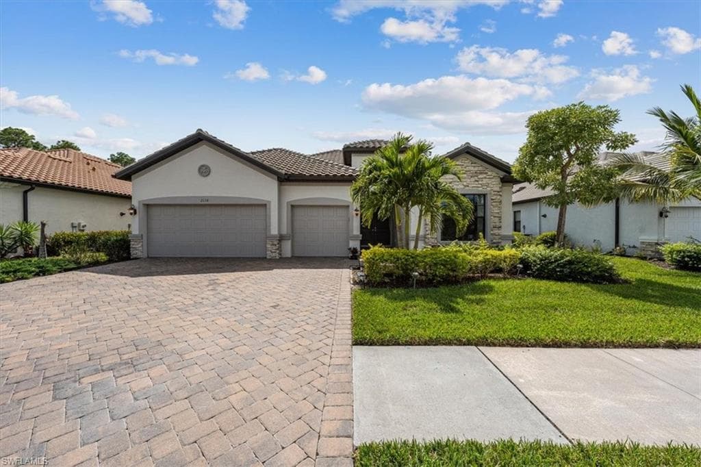 2138 Antigua LN NAPLES, FL 34120