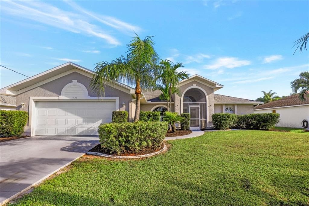 1923 SW 48th LN CAPE CORAL, FL 33914