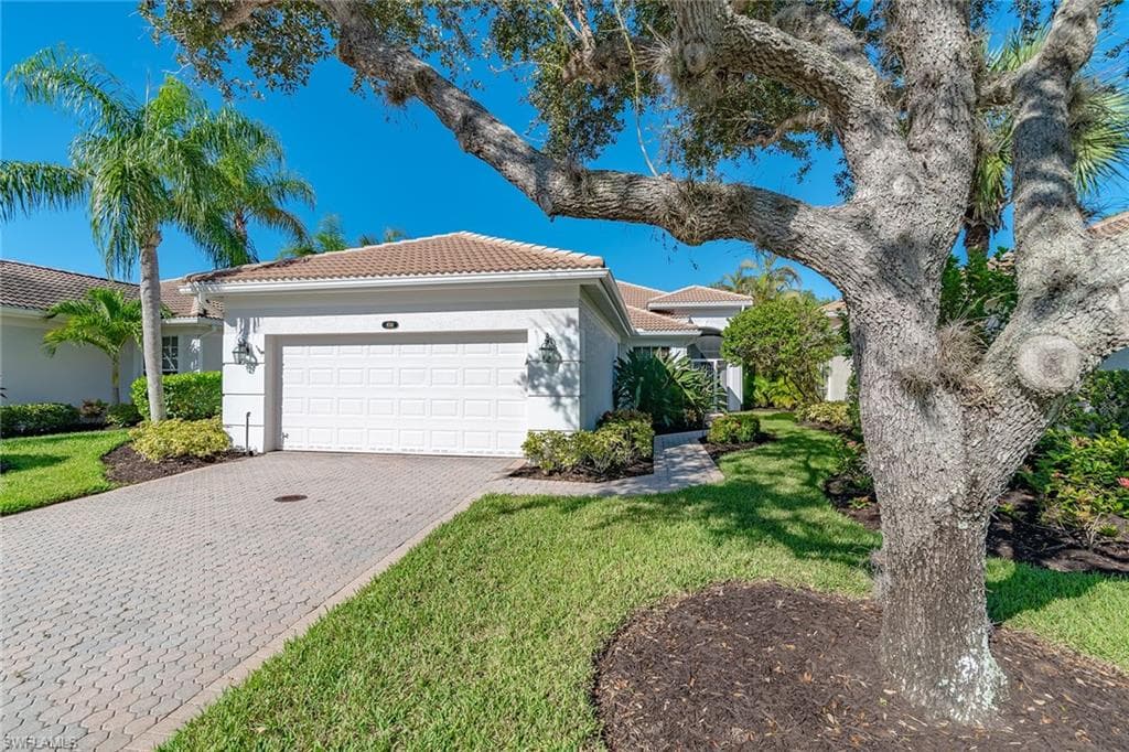 8561 Pepper Tree WAY NAPLES, FL 34114