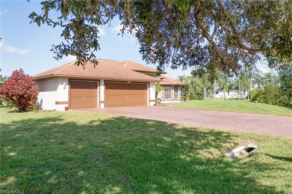 720 Bell BLVD S LEHIGH ACRES, FL 33974