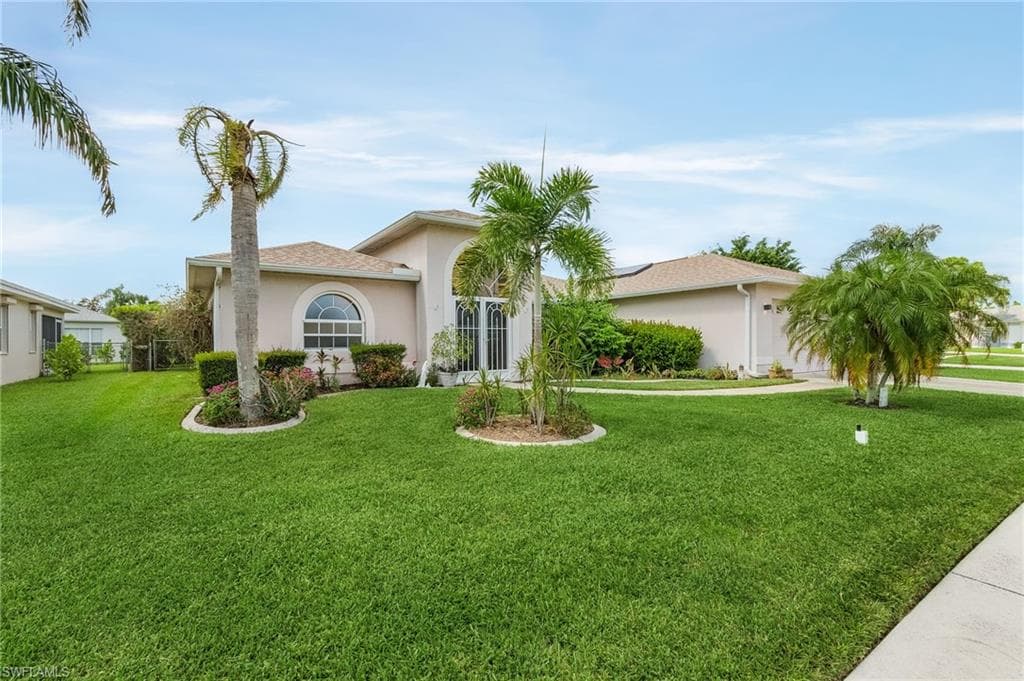 1525 Junior CT LEHIGH ACRES, FL 33971