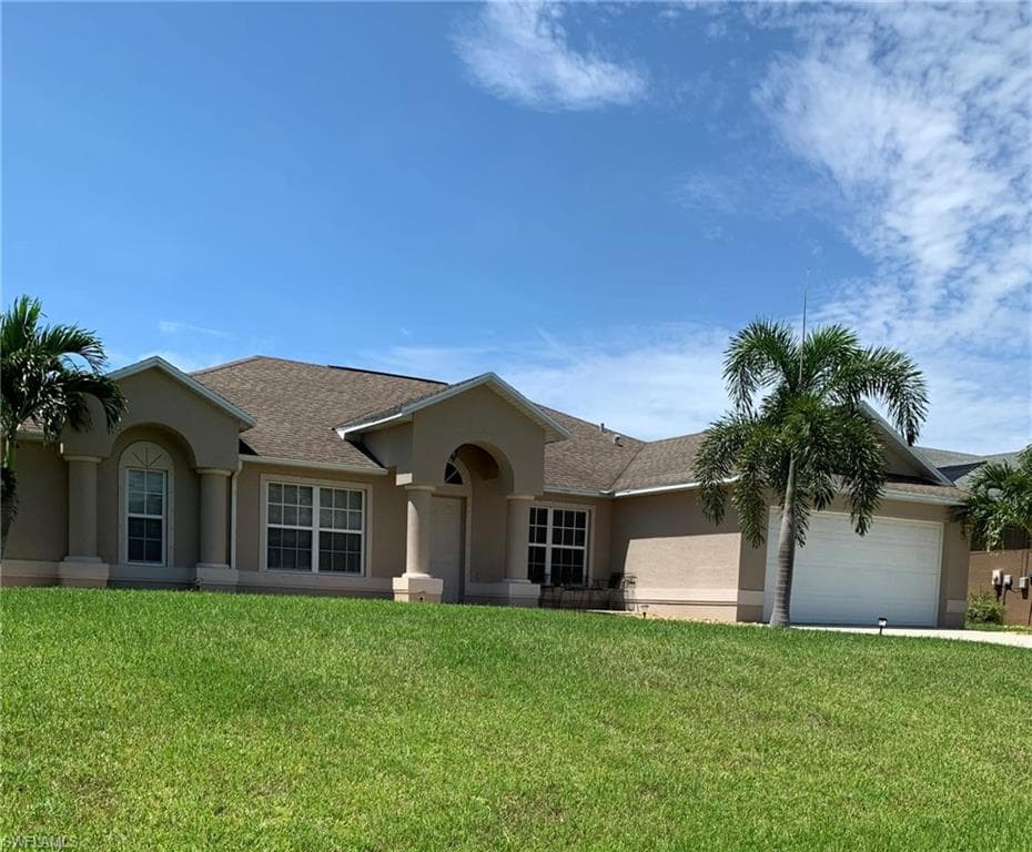 2136 11th CT CAPE CORAL, FL 33991