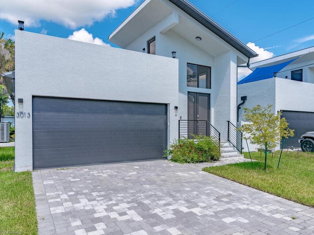 3013 Lunar ST NAPLES, FL 34112