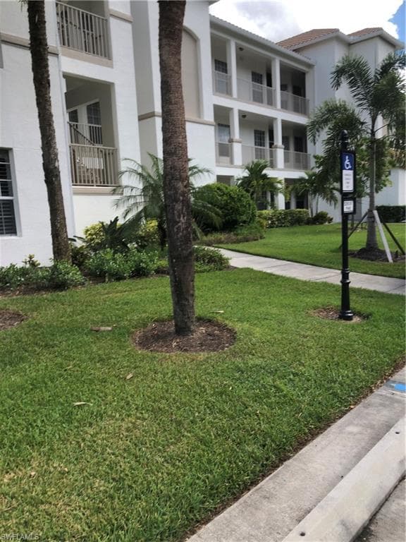 8239 Parkstone PL 4-304 NAPLES, FL 34120