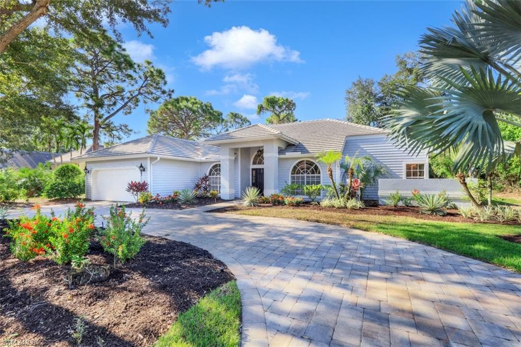 3781 Lakemont DR BONITA SPRINGS, FL 34134