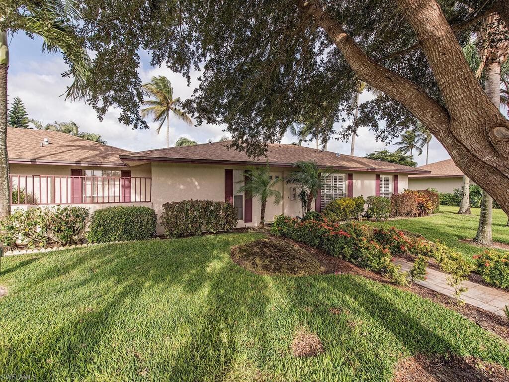 113 Penny LN 1701 NAPLES, FL 34112