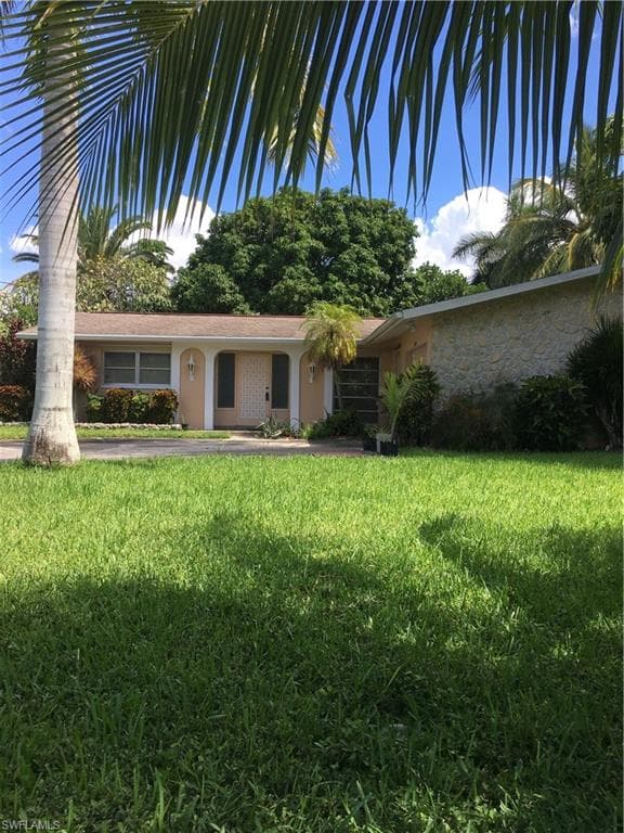 4957 Sorrento CT CAPE CORAL, FL 33904