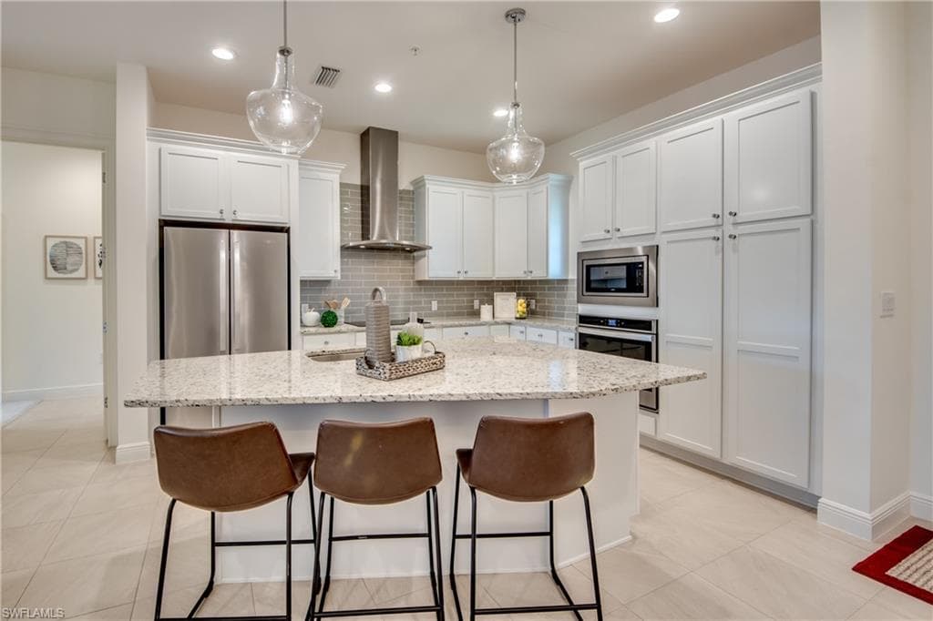 21490 Strada Nuova CIR D405 ESTERO, FL 33928