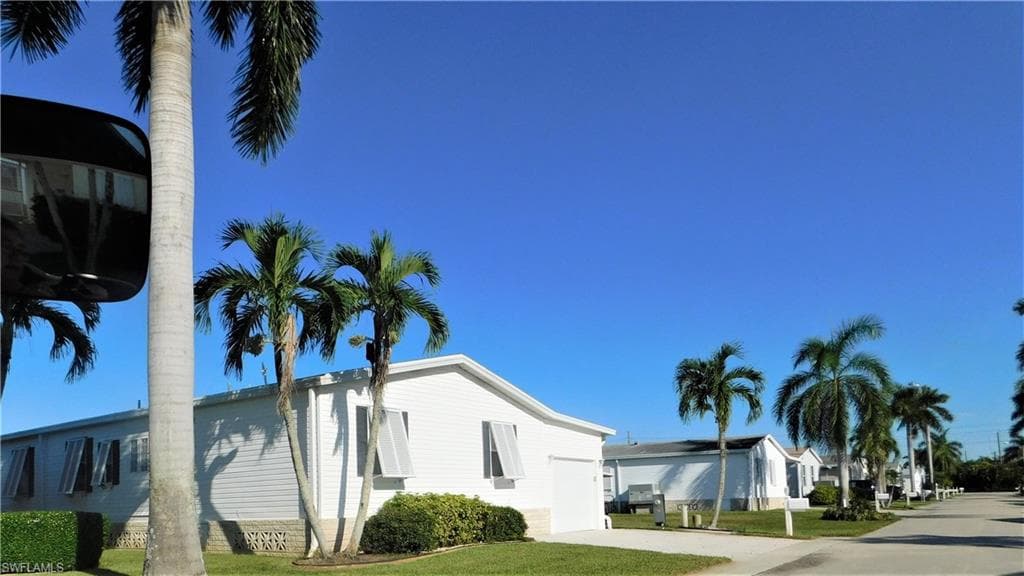 17600 Canal Cove CT FORT MYERS BEACH, FL 33931