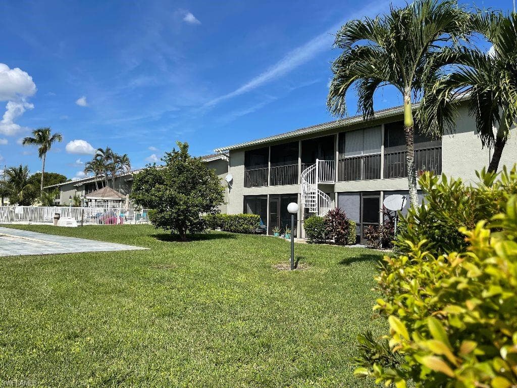 4708 SW 8th PL 202 CAPE CORAL, FL 33914