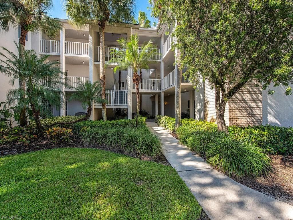 780 Waterford DR 102 NAPLES, FL 34113