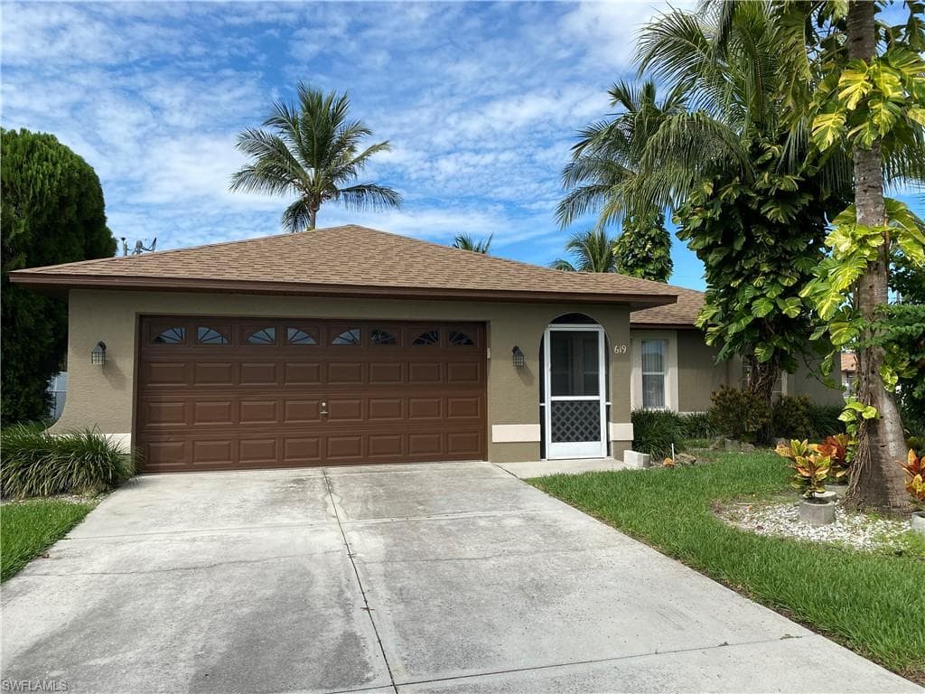 619 SE 31st TER CAPE CORAL, FL 33094