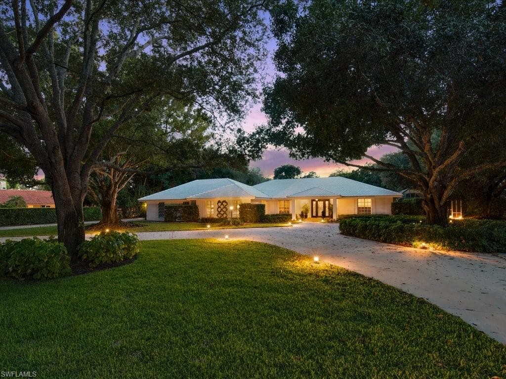 208 Hickory RD NAPLES, FL 34108