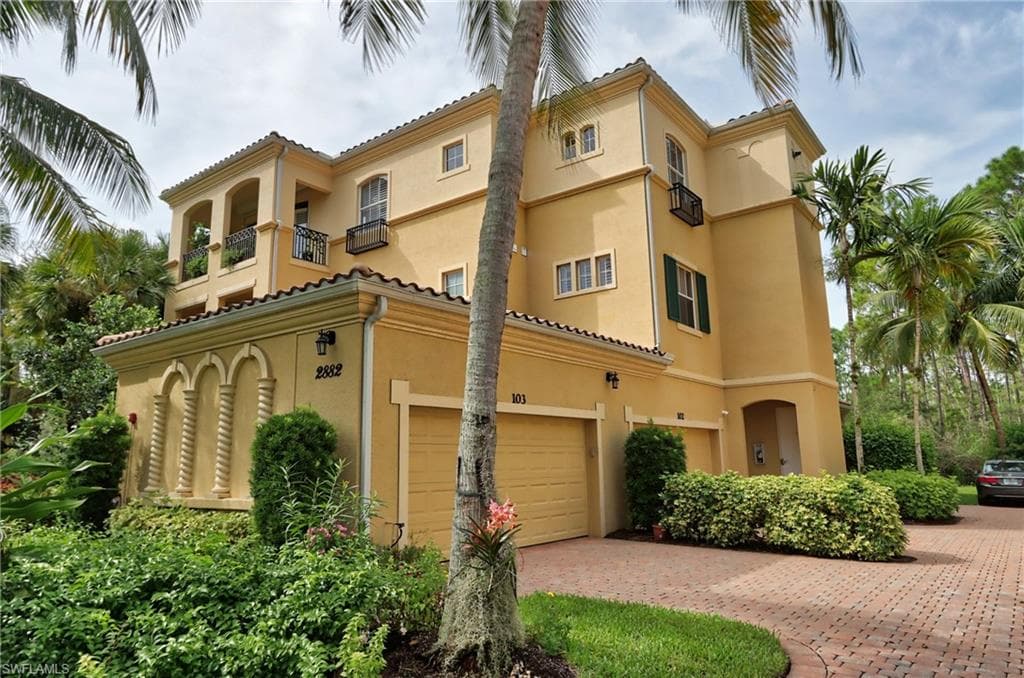 2882 Castillo CT 101 NAPLES, FL 34109