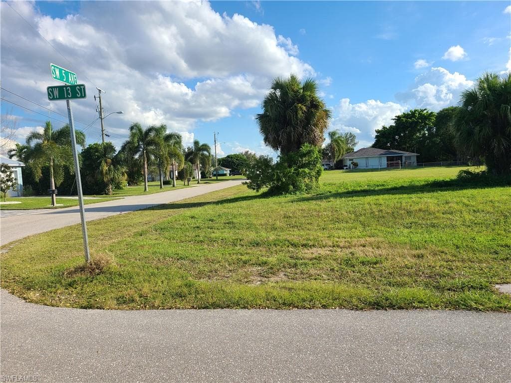 1302 SW 5th AVE CAPE CORAL, FL 33991