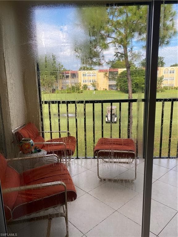 201 Quail Forest BLVD 208 NAPLES, FL 34105