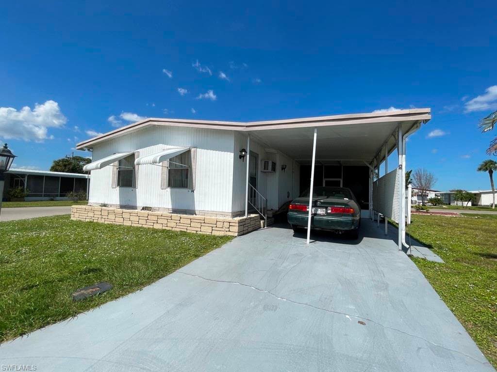 5663 Captain John Smith LOOP 154 NORTH FORT MYERS, FL 33917
