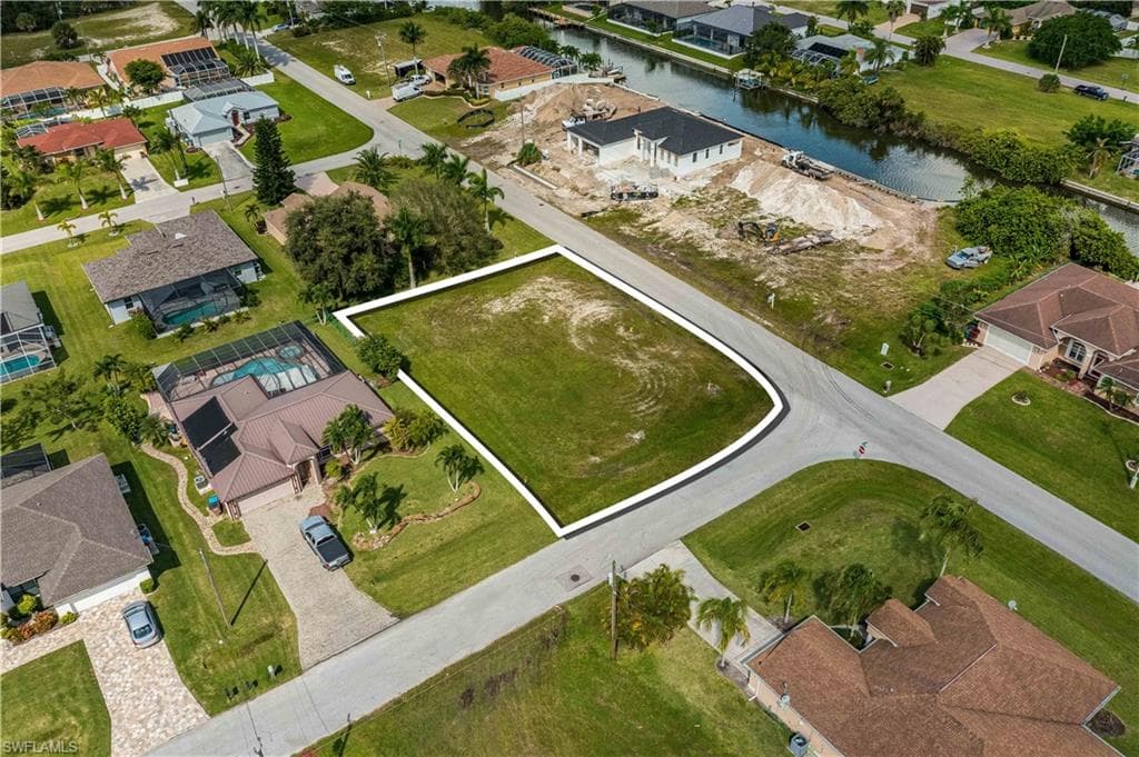 2501 SW 31st TER CAPE CORAL, FL 33914