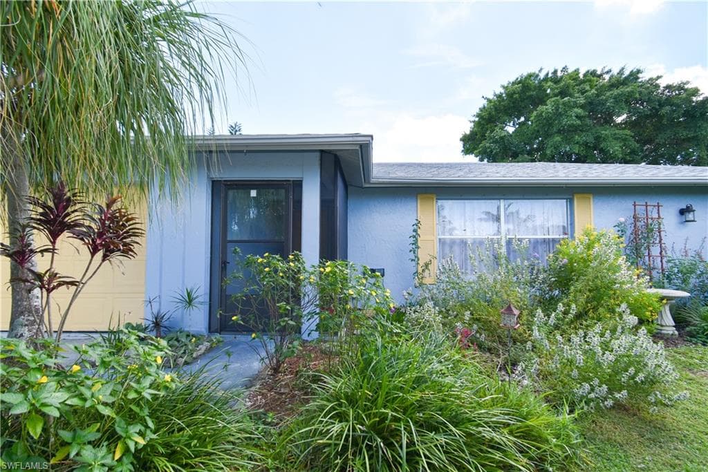 924 SE 18th ST CAPE CORAL, FL 33990