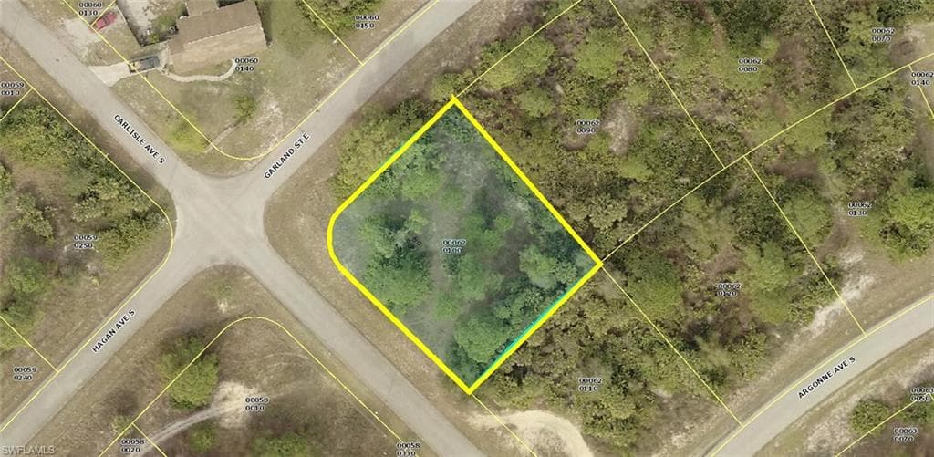 858 Garland ST E LEHIGH ACRES, FL 33974