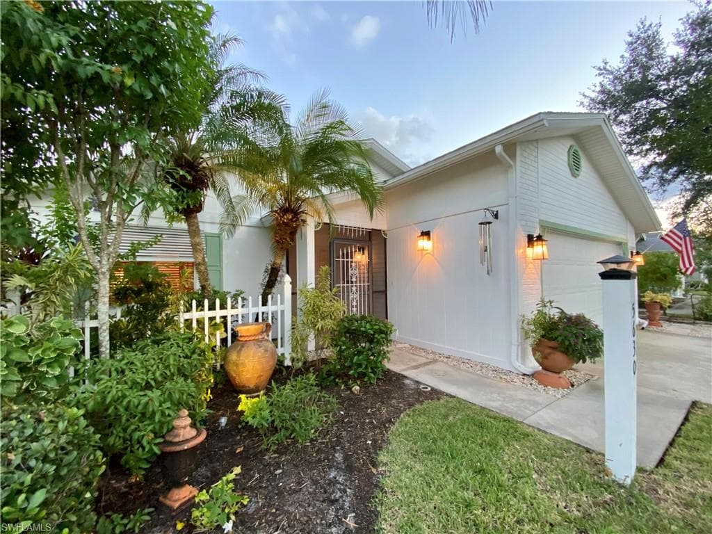 5630 Longleaf DR NORTH FORT MYERS, FL 33917