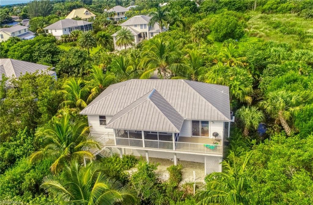 696 Sea Oats DR SANIBEL, FL 33957