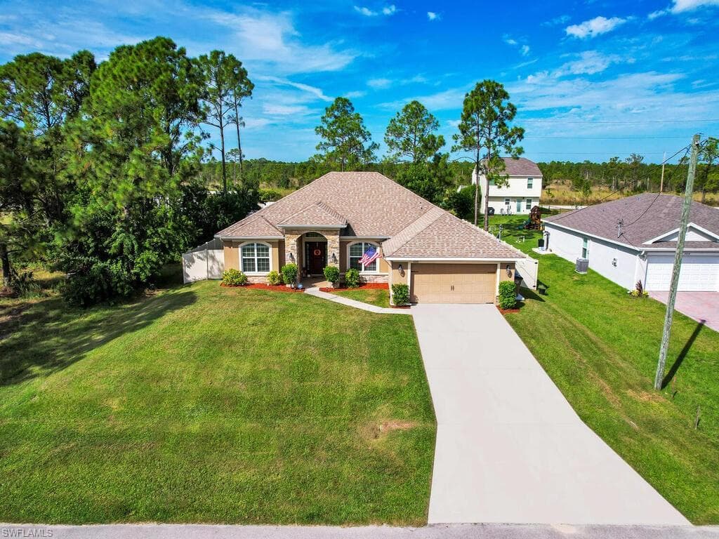 4000 NE 8th PL CAPE CORAL, FL 33909