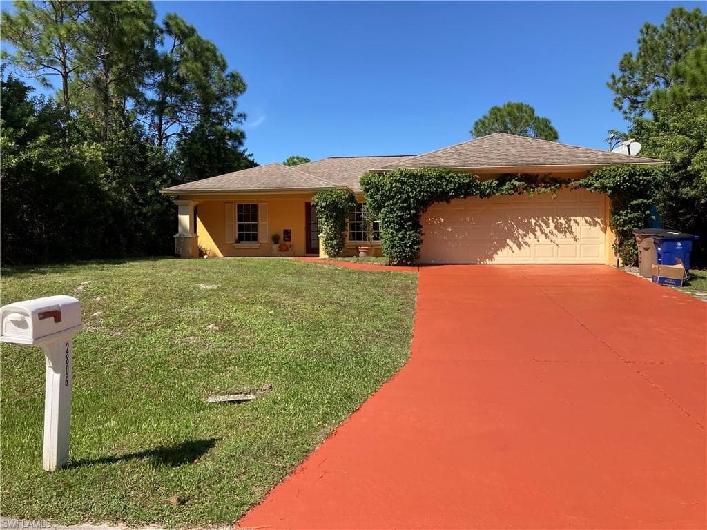 2806 41st ST W LEHIGH ACRES, FL 33971
