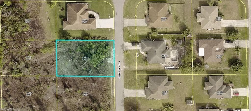 814 Compton AVE S LEHIGH ACRES, FL 33974