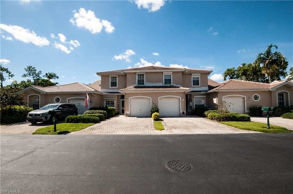 7625 Meadow Lakes DR 702 NAPLES, FL 34104