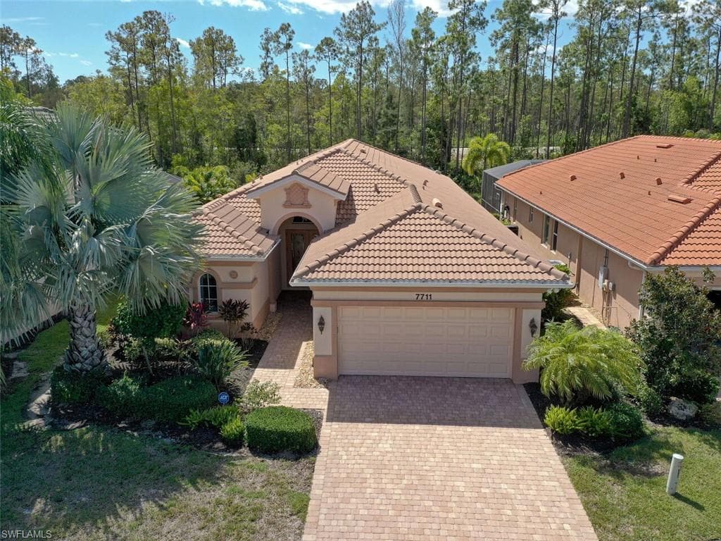 7711 Martino CIR NAPLES, FL 34112