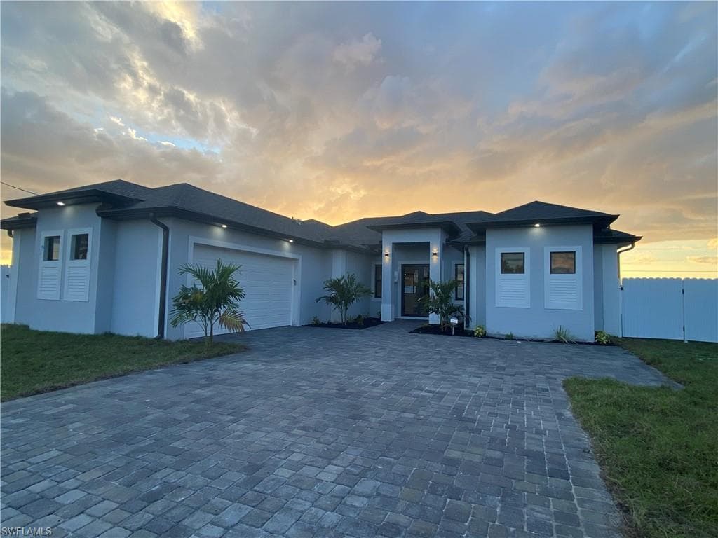 208 SW 14th AVE CAPE CORAL, FL 33991