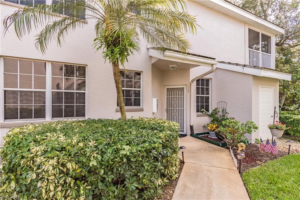 3745 Fieldstone BLVD 104 NAPLES, FL 34109