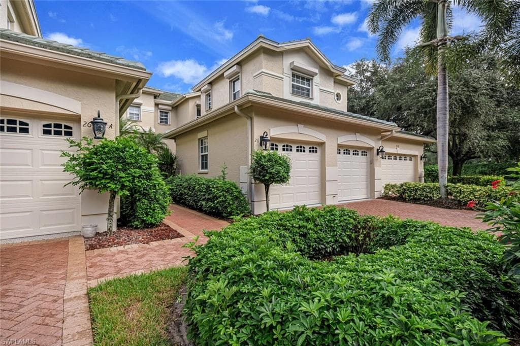 616 Vintage Reserve LN 26-B NAPLES, FL 34119
