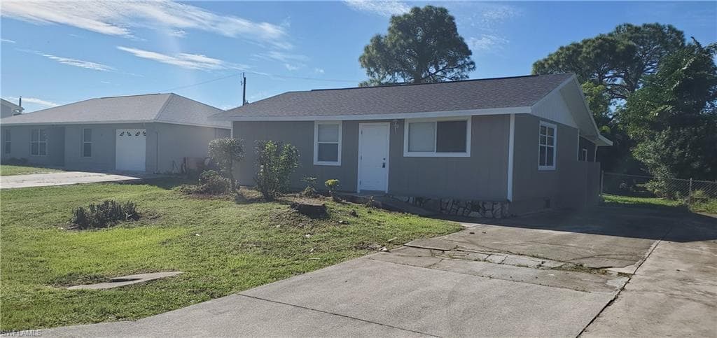 8422 Robin RD FORT MYERS, FL 33967