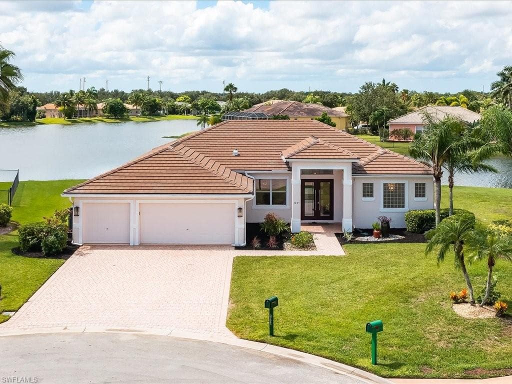 3225 Brookeview CT NAPLES, FL 34120
