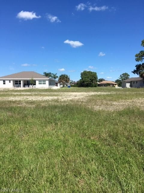 1727 SW 39th TER CAPE CORAL, FL 33914