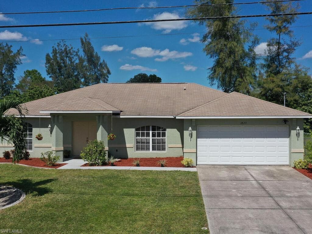 1823 NE 2nd ST CAPE CORAL, FL 33909