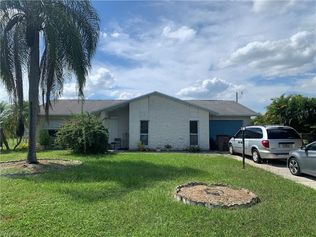 119 Rowland RD LEHIGH ACRES, FL 33936
